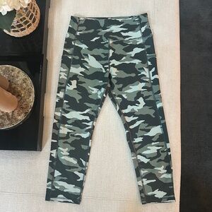 Camo Leggings- Women's size L- Like New!